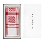 ⁦عرض شماغين ( جيفنشي الأصلي - بربري لندن 2024)⁩ - الصورة ⁦2⁩